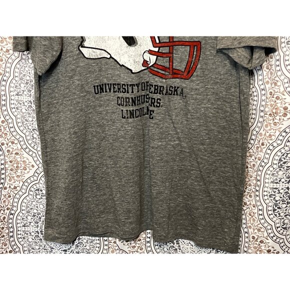 Vintage University Of Nebraska Cornhuskers Football Helmet Graphic T Shirt - Picture 6 of 10